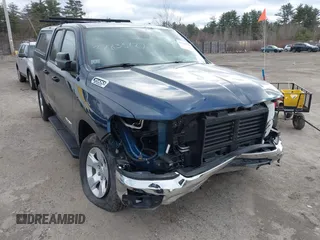2023 Ram 1500 Big Horn z VIN 1C6RRFBG4PN550817, wystawiony jako IAAI lot #41240195 z przebiegiem 8 105 mil mil oraz . Historia ofert i sprzedaży dostępna na DreamBid. Obrazek 1.