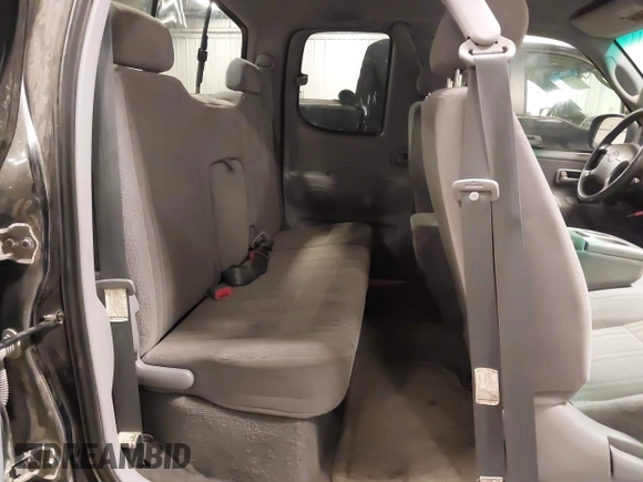 2000 Toyota Tundra SR5 with VIN 5TBRT341XYS066351, listed as a IAAI auction lot 41485162 with 218,512 mi miles and . Bid and sale history available at DreamBid. Image 8.