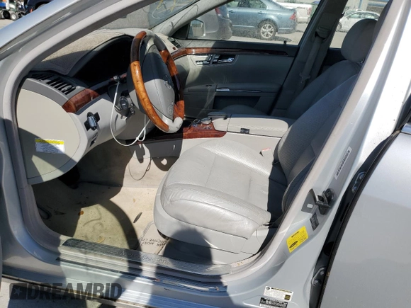 2010 Mercedes-Benz S 400 with VIN WDDNG9FB4AA290503, listed as a Copart auction lot 68741204 with 75,223 mi miles and Salvage Title. Bid and sale history available at DreamBid. Image 7.
