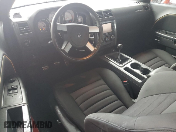 2009 Dodge Challenger R/T z VIN 2B3LJ54T69H588556, wystawiony jako Copart lot #56277855 z przebiegiem 47 405 mil mil oraz Szkoda całkowita • Salvage title. Historia ofert i sprzedaży dostępna na DreamBid. Obrazek 8.