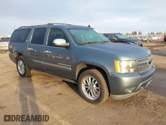 2008 Chevrolet Suburban LTZ with VIN 3GNFK16308G140995, listed as a IAAI auction lot 41720903 with 260,001 mi miles. Bid and sale history available at carsss.com. Image 1.