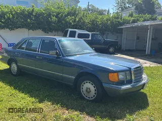 1988 Mercedes-Benz 560 with VIN WDBCA39D0JA421504, listed as a Copart auction lot 52342525 with 82,277 mi miles and Clean Title. Bid and sale history available at DreamBid. Image 1.