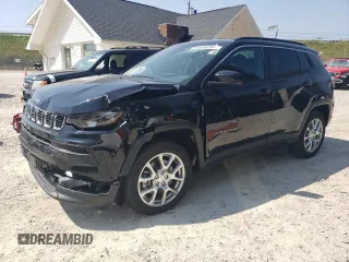 2024 Jeep Compass Latitude Lux with VIN 3C4NJDFN7RT136185, listed as a Copart auction lot 69064434 with 339 mi miles and Salvage title. Bid and sale history available at DreamBid. Image 1.