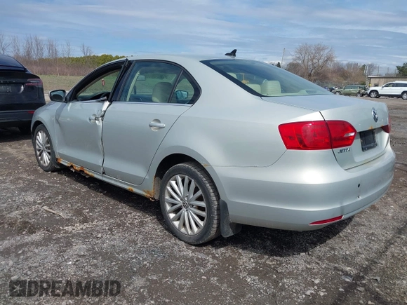 2011 Volkswagen Jetta SEL с VIN 3VWLZ7AJ7BM112147, выставлен на аукционе IAAI как лот 41967599 с пробегом 196 665 миль миль и . История ставок и продаж доступна на DreamBid. Изображение 3.
