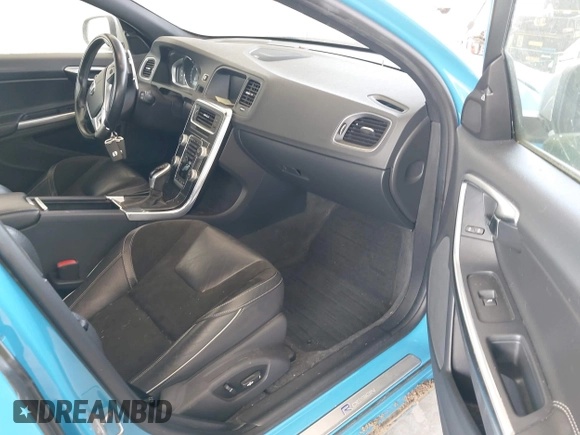 2015 Volvo V60 z VIN YV1902SS5F1222807, wystawiony jako IAAI lot #42202936 z przebiegiem 89 525 mil mil oraz . Historia ofert i sprzedaży dostępna na DreamBid. Obrazek 5.