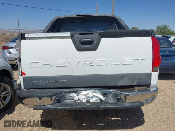 2004 Chevrolet Avalanche with VIN 3GNEC12T84G231196, listed as a IAAI auction lot 41933711 with 275,095 mi miles. Bid and sale history available at carsss.com. Image 16.