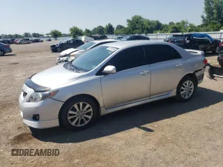 2010 Toyota Corolla z VIN 2T1BU4EE5AC198512, wystawiony jako Copart lot #62769745 z przebiegiem 263 494 mil mil oraz Szkoda całkowita • Salvage title. Historia ofert i sprzedaży dostępna na DreamBid. Obrazek 1.