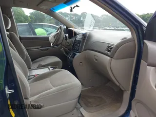 2006 Toyota Sienna CE z VIN 5TDZA23C36S507695, wystawiony jako IAAI lot #42238303 z przebiegiem 173 345 mil mil oraz . Historia ofert i sprzedaży dostępna na DreamBid. Obrazek 5.