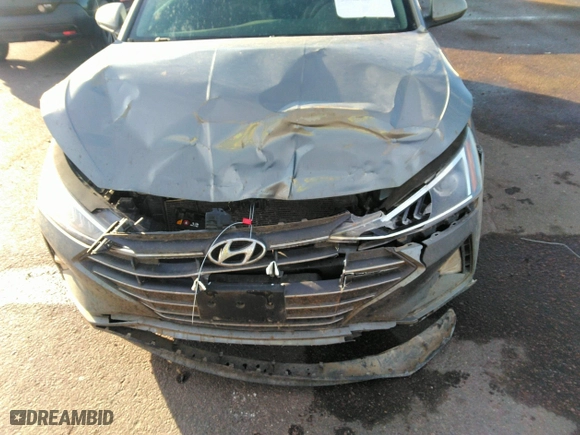 2019 Hyundai Elantra Preferred with VIN KMHD84LF1KU781751, listed as a IAAI auction lot 40728620 with 132,978 mi miles. Bid and sale history available at carsss.com. Image 6.
