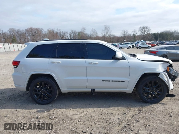 2018 Jeep Grand Cherokee Laredo E с VIN 1C4RJFAG8JC500877, выставлен на аукционе IAAI как лот 41797456 с пробегом 95 067 миль миль и . История ставок и продаж доступна на DreamBid. Изображение 13.