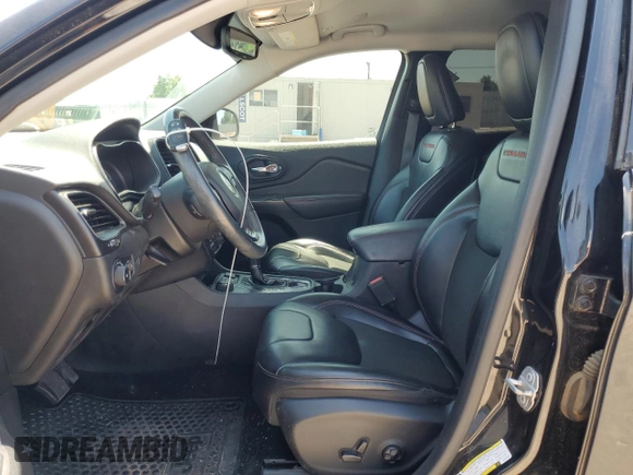 2019 Jeep Cherokee Trailhawk Elite with VIN 1C4PJMBN6KD275525, listed as a Copart auction lot 60636145 with 93,872 mi miles and Salvage title. Bid and sale history available at DreamBid. Image 7.