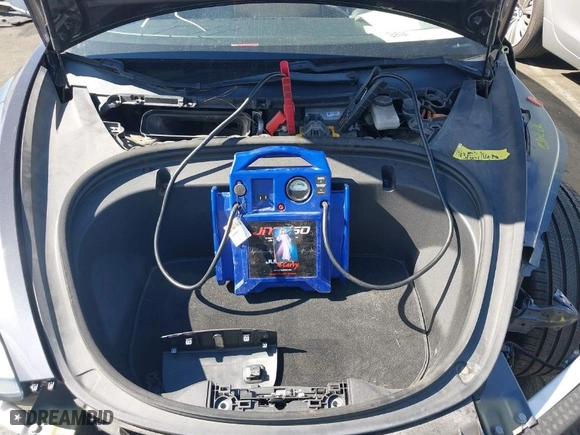 2018 Tesla Model 3 Long Range Battery with VIN 5YJ3E1EA5JF153675, listed as a IAAI auction lot 41576251 with 89388 miles. Bid and sale history available at carsss.com. Image 10.