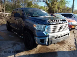 2015 Toyota Tundra SR5 z VIN 5TFEM5F15FX090897, wystawiony jako IAAI lot #41855236 z przebiegiem 286 126 mil mil oraz . Historia ofert i sprzedaży dostępna na DreamBid. Obrazek 1.