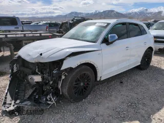 2018 Audi SQ5 Premium Plus with VIN WA1A4AFY6J2137326, listed as a Copart auction lot 48526385 with 85,714 mi miles and Salvage Title. Bid and sale history available at carsss.com. Image 1.