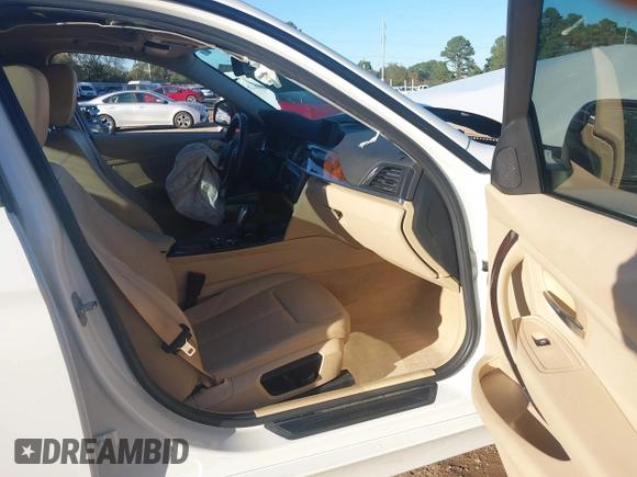 2015 BMW 3 Series 328i с VIN WBA3A5C5XFF608299, выставлен на аукционе IAAI как лот 40904806 с пробегом 126 043 миль миль и . История ставок и продаж доступна на DreamBid. Изображение 5.