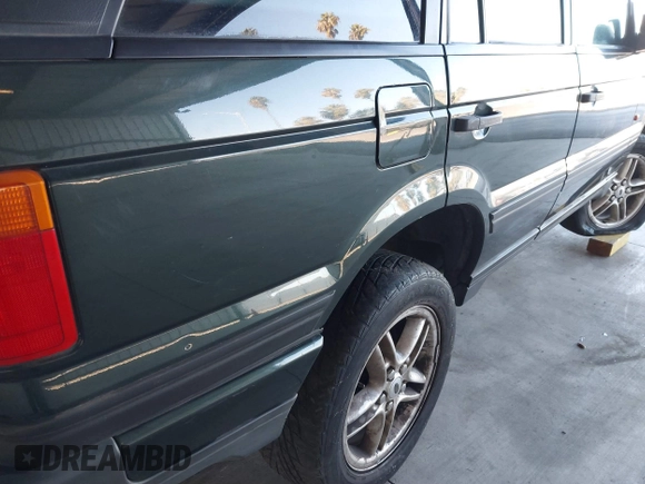 2000 Land Rover Range Rover with VIN SALPF1643YA430147, listed as a IAAI auction lot 41388436 with 123,432 mi miles and . Bid and sale history available at DreamBid. Image 12.