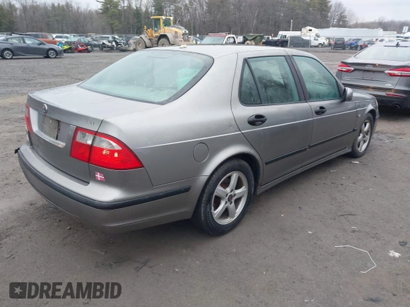 2004 Saab 9-5 Arc with VIN YS3ED49A143512764, listed as a IAAI auction lot 41866789 with 114,796 mi miles. Bid and sale history available at carsss.com. Image 4.