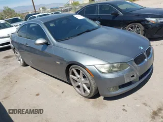 2008 BMW 3 Series 335i z VIN WBAWB73568P043715, wystawiony jako IAAI lot #42371023 z przebiegiem 119 132 mil mil oraz . Historia ofert i sprzedaży dostępna na DreamBid. Obrazek 1.