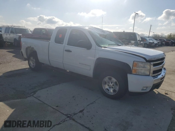 2011 Chevrolet Silverado 1500 LT with VIN 1GCRCSE08BZ118265, listed as a Copart auction lot 52005525 with 204,581 mi miles and Salvage Title. Bid and sale history available at DreamBid. Image 4.