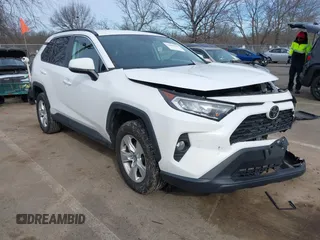 2020 Toyota RAV4 XLE with VIN 2T3P1RFV0LC075978, listed as a IAAI auction lot 41609384 with 72,983 mi miles. Bid and sale history available at carsss.com. Image 1.