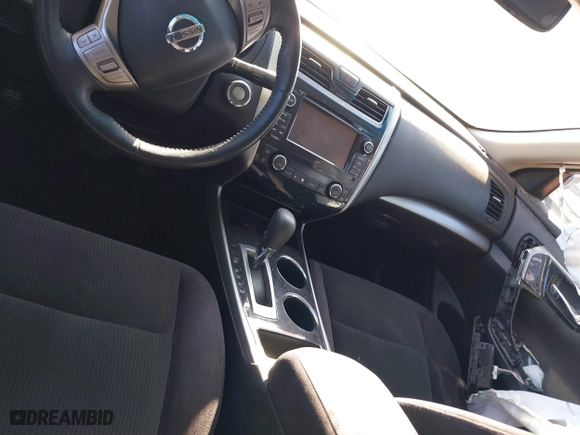 2013 Nissan Altima 2.5 SV with VIN 1N4AL3AP0DN408408, listed as a IAAI auction lot 41827791 with 184,504 mi miles. Bid and sale history available at carsss.com. Image 5.