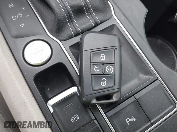 2021 Volkswagen Atlas SE with VIN 1V2JP2CA1MC548186, listed as a IAAI auction lot 41209054 with 99,071 mi miles and . Bid and sale history available at DreamBid. Image 11.