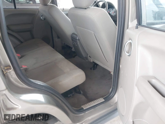 2006 Jeep Liberty Limited с VIN 1J4GL58576W113642, выставлен на аукционе IAAI как лот 42290963 с пробегом 273 565 миль миль и . История ставок и продаж доступна на DreamBid. Изображение 8.