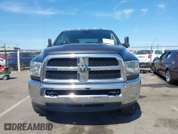 2015 Ram 2500 Tradesman z VIN 3C6TR5CT5FG528294, wystawiony jako IAAI lot #42374966 z przebiegiem Nie podano mil oraz . Historia ofert i sprzedaży dostępna na DreamBid. Obrazek 12.