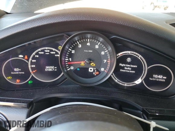 2021 Porsche Cayenne z VIN WP1AA2AY0MDA05827, wystawiony jako Copart lot #56890125 z przebiegiem 36 252 mil mil oraz Szkoda całkowita • Salvage title. Historia ofert i sprzedaży dostępna na DreamBid. Obrazek 9.