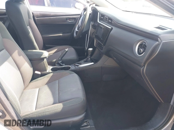 2018 Toyota Corolla L с VIN 5YFBURHEXJP845530, выставлен на аукционе IAAI как лот 42184549 с пробегом 113 379 миль миль и . История ставок и продаж доступна на DreamBid. Изображение 5.