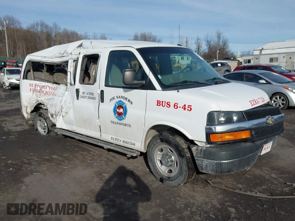 2015 Chevrolet Express Passenger LT z VIN 1GAZG1FGXF1172030, wystawiony jako IAAI lot #41510865 z przebiegiem 297 473 mil mil oraz . Historia ofert i sprzedaży dostępna na DreamBid. Obrazek 1.