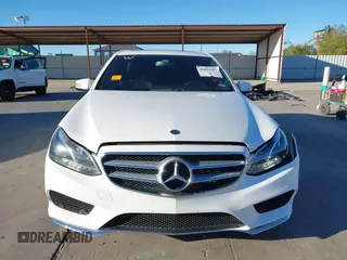 2014 Mercedes-Benz E 350 Sport z VIN WDDHF5KB6EB016413, wystawiony jako IAAI lot #40893617 z przebiegiem 151 112 mil mil oraz . Historia ofert i sprzedaży dostępna na DreamBid. Obrazek 12.