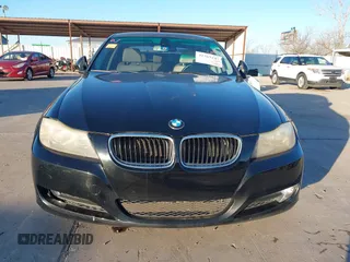 2011 BMW 3 Series 328i z VIN WBAPH5G52BNM80258, wystawiony jako IAAI lot #41763247 z przebiegiem 104 346 mil mil oraz . Historia ofert i sprzedaży dostępna na DreamBid. Obrazek 12.