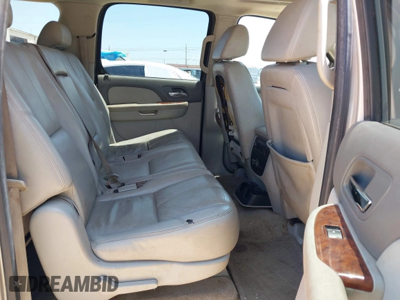 2008 Chevrolet Suburban LTZ с VIN 1GNFC16J18R119018, выставлен на аукционе IAAI как лот 42677575 с пробегом 338 879 миль миль и . История ставок и продаж доступна на DreamBid. Изображение 8.