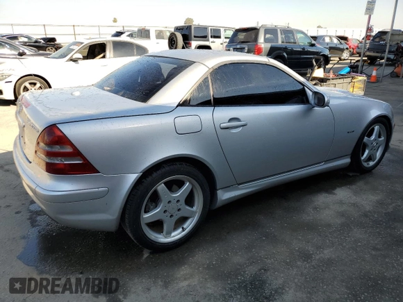 2002 Mercedes-Benz SLK-Class 2.3L Kompressor with VIN WDBKK49FX2F268683, listed as a Copart auction lot 68705174 with 132,677 mi miles and Salvage Title. Bid and sale history available at carsss.com. Image 3.