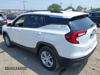2023 GMC Terrain SLE z VIN 3GKALTEG4PL237983, wystawiony jako IAAI lot #42810324 z przebiegiem 33 064 mil mil oraz . Historia ofert i sprzedaży dostępna na DreamBid. Obrazek 3.