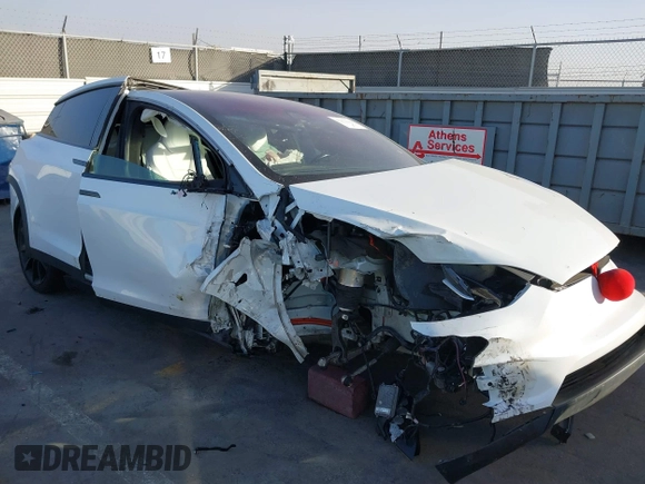 2017 Tesla Model X 90D z VIN 5YJXCAE20HF041506, wystawiony jako IAAI lot #41246836 z przebiegiem Nie podano mil oraz . Historia ofert i sprzedaży dostępna na DreamBid. Obrazek 1.
