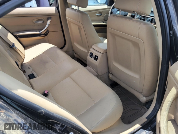 2011 BMW 3 Series 328i z VIN WBAPH7C55BE682965, wystawiony jako IAAI lot #42470797 z przebiegiem 108 041 mil mil oraz . Historia ofert i sprzedaży dostępna na DreamBid. Obrazek 8.
