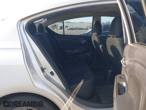 2013 Nissan Versa S Plus z VIN 3N1CN7APXDL851298, wystawiony jako IAAI lot #41900002 z przebiegiem 45 675 mil mil oraz . Historia ofert i sprzedaży dostępna na DreamBid. Obrazek 8.