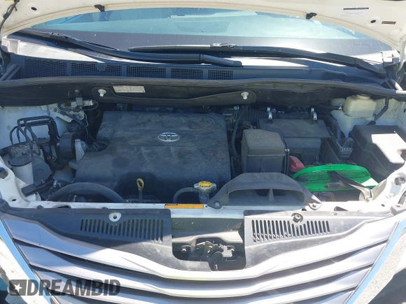 2015 Toyota Sienna XLE с VIN 5TDYK3DC6FS652923, выставлен на аукционе IAAI как лот 42309984 с пробегом 111 737 миль миль и . История ставок и продаж доступна на DreamBid. Изображение 10.