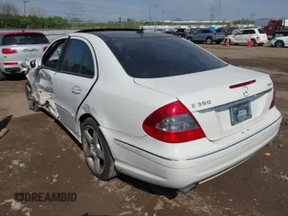 2009 Mercedes-Benz E-Class Luxury 3.5L with VIN WDBUF87X59B419530, listed as a IAAI auction lot 42070593 with 1 mi miles. Bid and sale history available at carsss.com. Image 3.