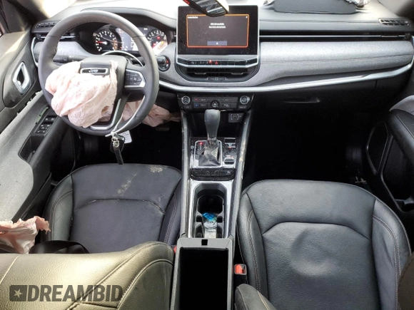2024 Jeep Compass Latitude Lux с VIN 3C4NJDFN6RT101203, выставлен на аукционе Copart как лот 43558145 с пробегом 4 234 миль миль и На запчасти • Non repairable. История ставок и продаж доступна на DreamBid. Изображение 8.