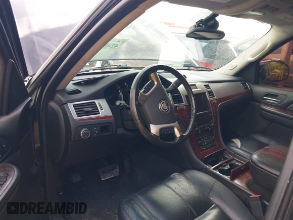 2007 Cadillac Escalade ESV with VIN 1GYFK66827R305133, listed as a IAAI auction lot 42488643 with 306,633 mi miles and . Bid and sale history available at DreamBid. Image 13.