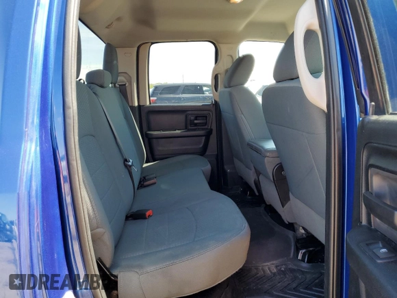 2017 Ram 1500 ST z VIN 1C6RR7FG6HS682111, wystawiony jako Copart lot #56308765 z przebiegiem 61 604 mil mil oraz Szkoda całkowita • Salvage title. Historia ofert i sprzedaży dostępna na DreamBid. Obrazek 10.