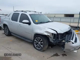 2013 Chevrolet Avalanche LT with VIN 3GNMCFE04DG162646, listed as a IAAI auction lot 41591896 with 151,541 mi miles and . Bid and sale history available at DreamBid. Image 1.
