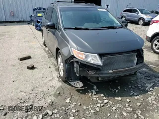 2013 Honda Odyssey Touring with VIN 5FNRL5H93DB017932, listed as a Copart auction lot 60112165 with 110,761 mi miles and Salvage title. Bid and sale history available at DreamBid. Image 15.