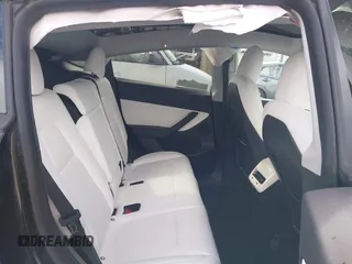 2022 Tesla Model Y Long Range z VIN 7SAYGDEE4NF447985, wystawiony jako IAAI lot #41811782 z przebiegiem 81 973 mil mil oraz . Historia ofert i sprzedaży dostępna na DreamBid. Obrazek 8.