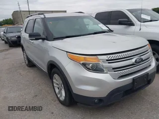 2014 Ford Explorer XLT with VIN 1FM5K7D83EGB59629, listed as a IAAI auction lot 42068858 with 171,562 mi miles. Bid and sale history available at carsss.com. Image 1.