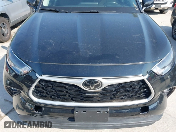 2021 Toyota Highlander L with VIN 5TDZZRAH5MS525595, listed as a IAAI auction lot 42050564 with 32,542 mi miles and . Bid and sale history available at DreamBid. Image 6.