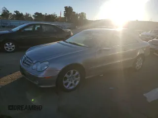 2004 Mercedes-Benz CLK-Class 3.2L with VIN WDBTJ65J64F105674, listed as a Copart auction lot 87548035 with 84,621 mi miles and Clean Title. Bid and sale history available at carsss.com. Image 1.